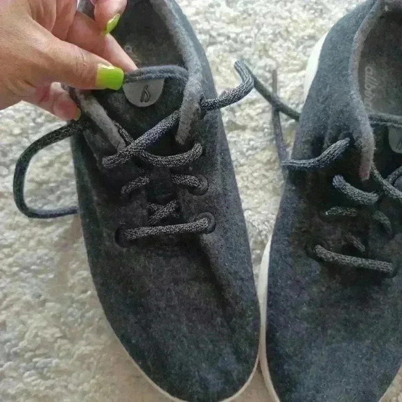 Allbirds Womens Dark Gray Wool Runner 9 - Picture 14 of 14